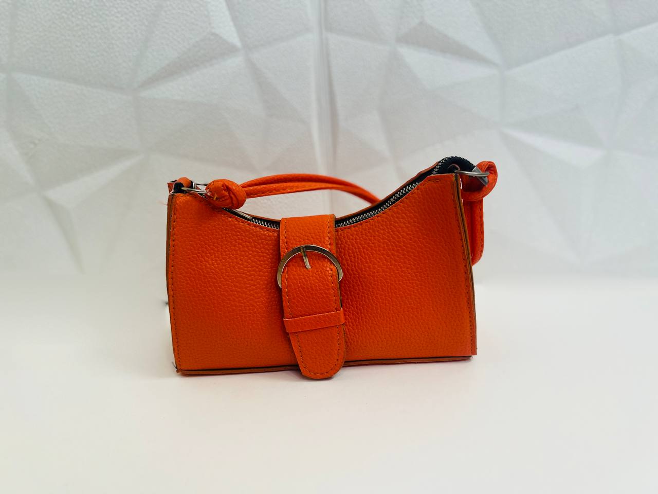 کیف زنانه قفل کمربندی کد b211 2 کیف زنانه قفل کمربندی کد b211